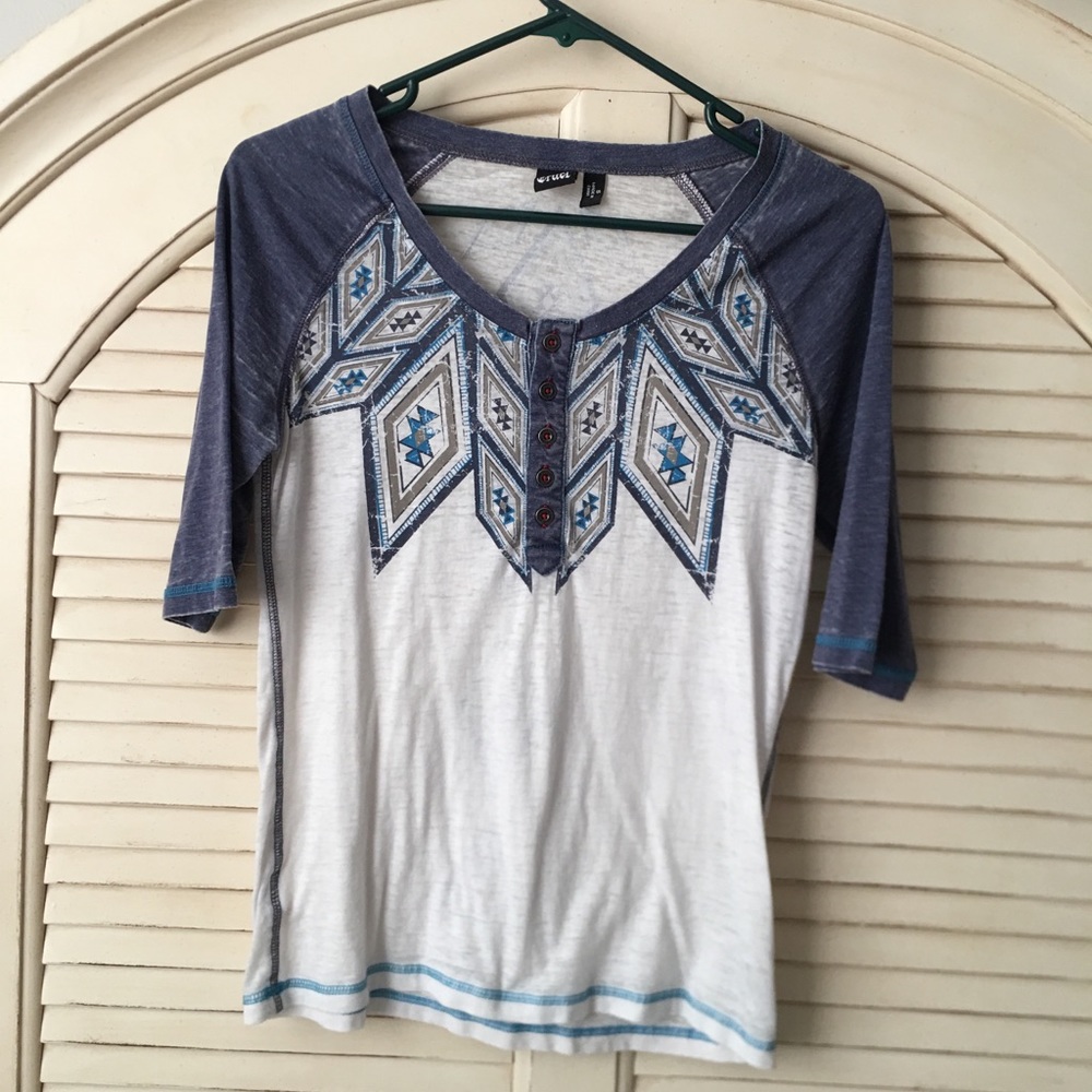Half sleeve shirt
